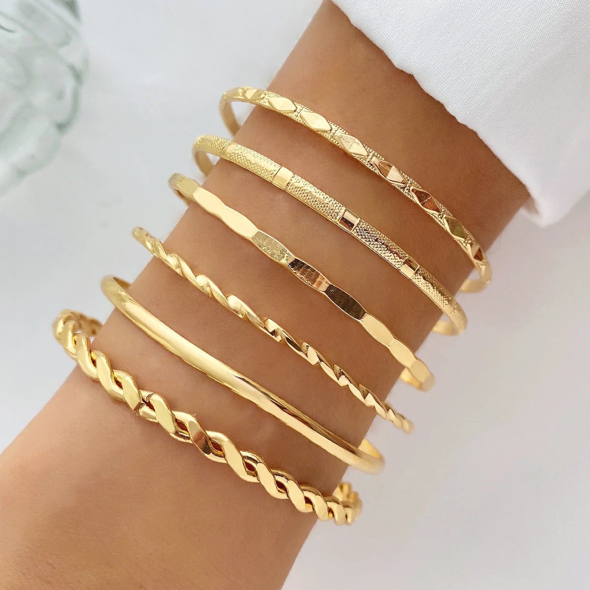 MANDOTOS Bohemian Metal Chain Bracelet Set For Women Geometric Gold Color Thick Link Bangles Six Piece