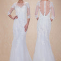 (LIVE 70) A beautiful gown, off-shoulder, reveals noble air.