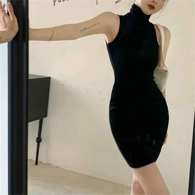 Vestido de verano ajustado para damas, con cuello alto y mangas largas, plisado, con parte inferior cruzada en la cadera.