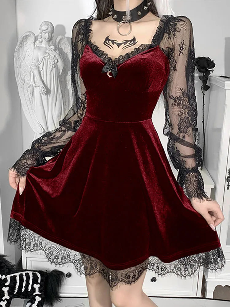 Vestido gótico de terciopelo para damas con ribete de encaje.