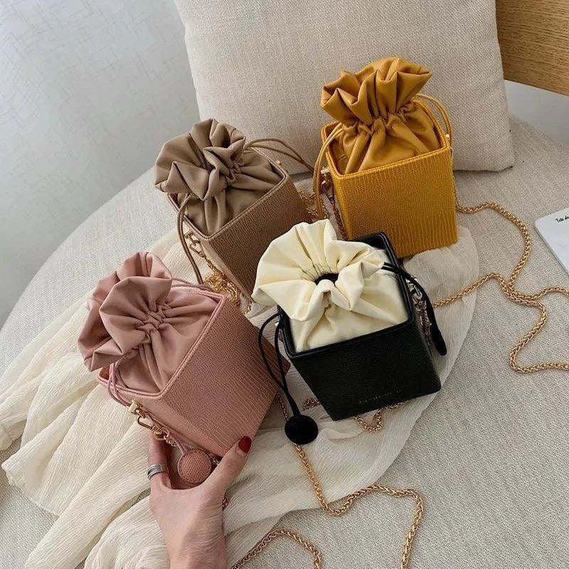 Chic Alligator Pattern Bucket Bag