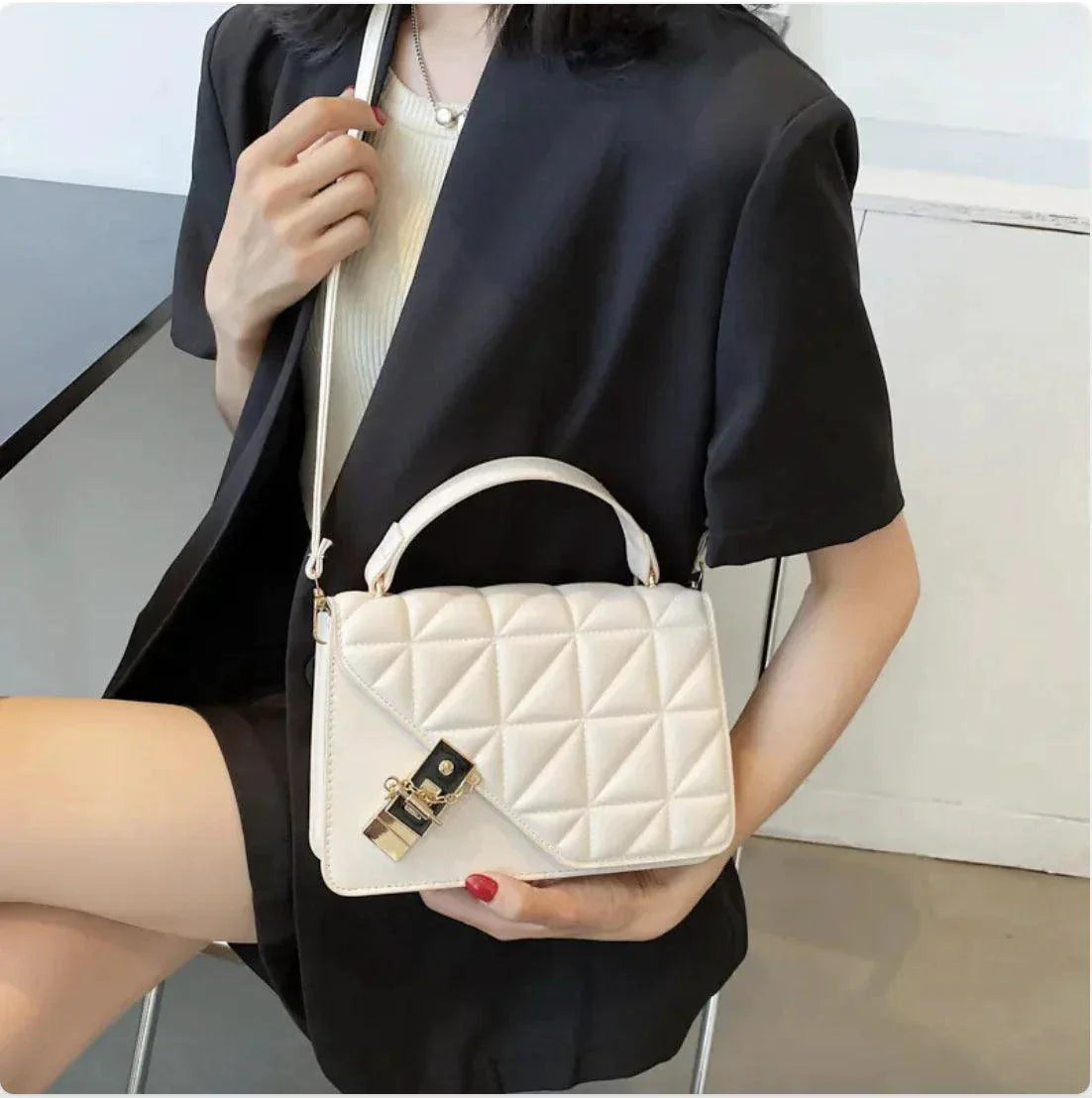 MANDOTOS Rhombus Pattern PU Leather Shoulder Bag 22 14 7 Cm Black Compact Messenger With Zipper Closure
