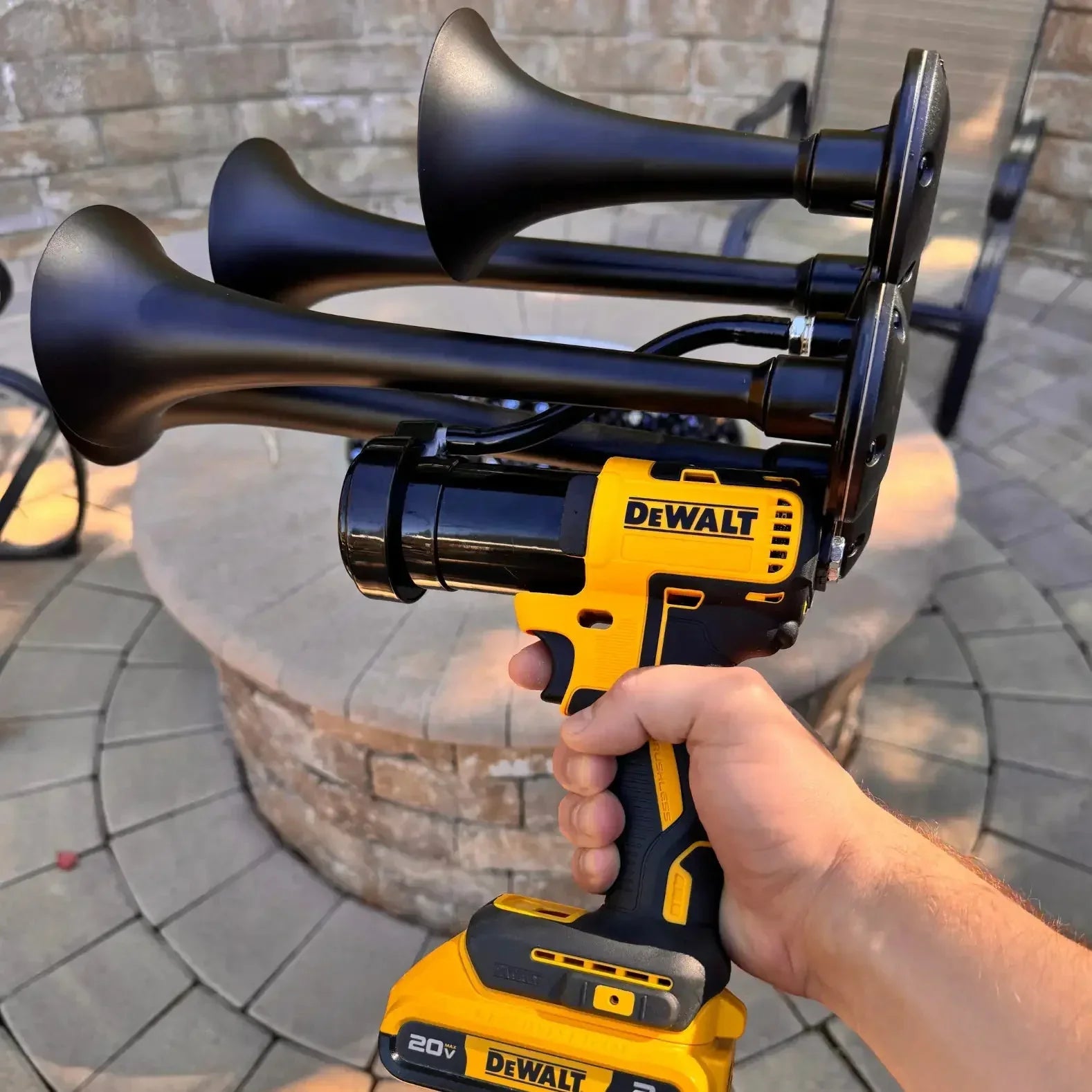 Train Horn for DeWalt Batteries – Quad